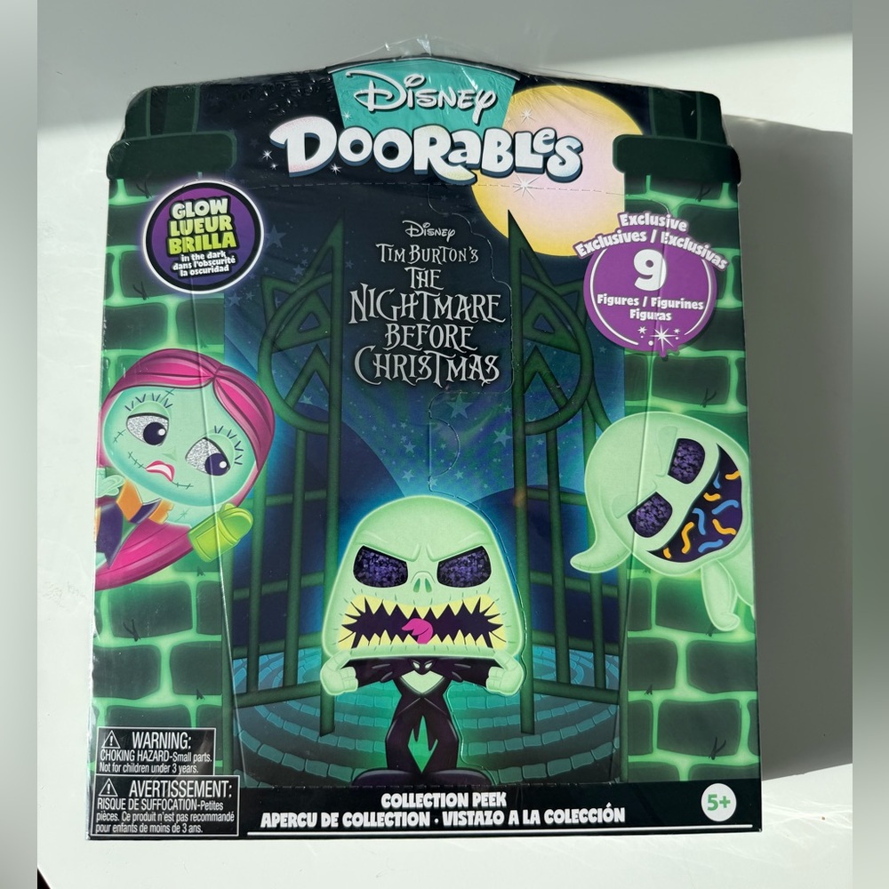 NIB Disney Doorables Nightmare Before Christmas Glow-9 Figures